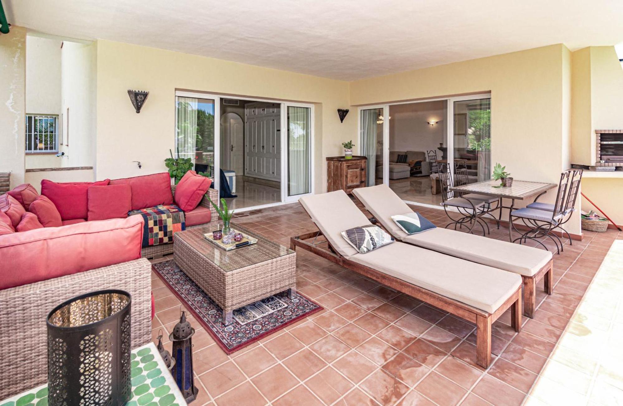 Lbp3- Comfortable Home, Golf Valley